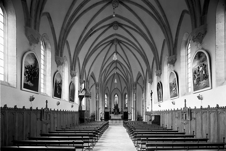 La nef et le choeur vus depuis l'entrée. © Yves Sancey / Région Bourgogne-Franche-Comté, Inventaire du patrimoine - 1975