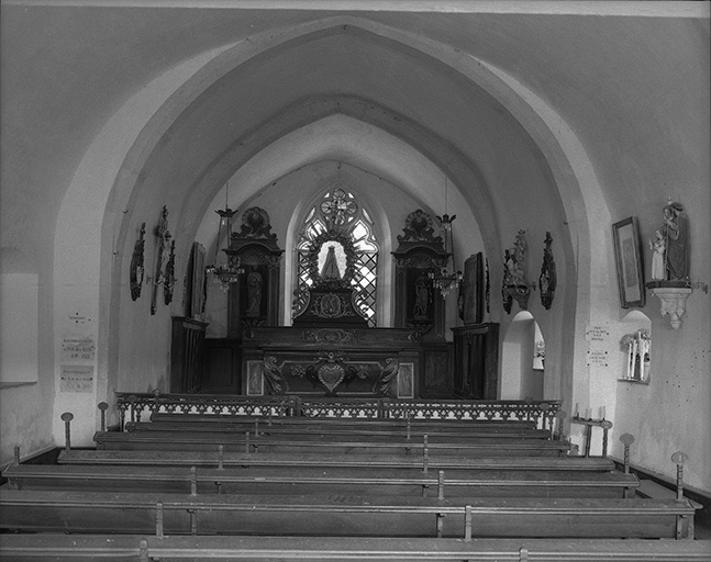 Nef et choeur vus depuis l'entrée. © Yves Sancey / Région Bourgogne-Franche-Comté, Inventaire du patrimoine - 1975