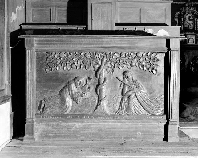 Autel gauche : le devant d'autel. © Yves Sancey / Région Bourgogne-Franche-Comté, Inventaire du patrimoine - 1975