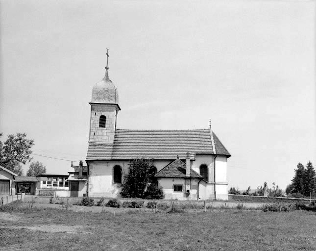 Façade latérale droite. © Yves Sancey / Région Bourgogne-Franche-Comté, Inventaire du patrimoine - 1975