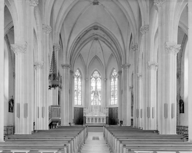 Intérieur vu depuis l'entrée. © Yves Sancey / Région Bourgogne-Franche-Comté, Inventaire du patrimoine - 1975