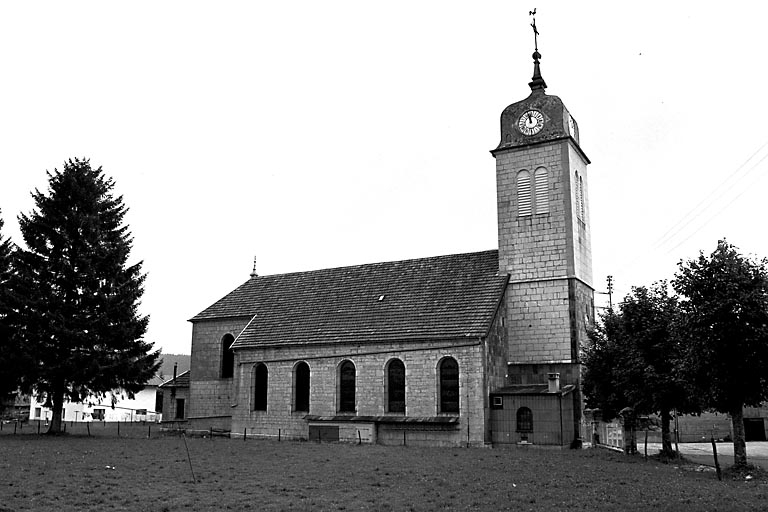 Façade latérale gauche. © Yves Sancey / Région Bourgogne-Franche-Comté, Inventaire du patrimoine - 1975