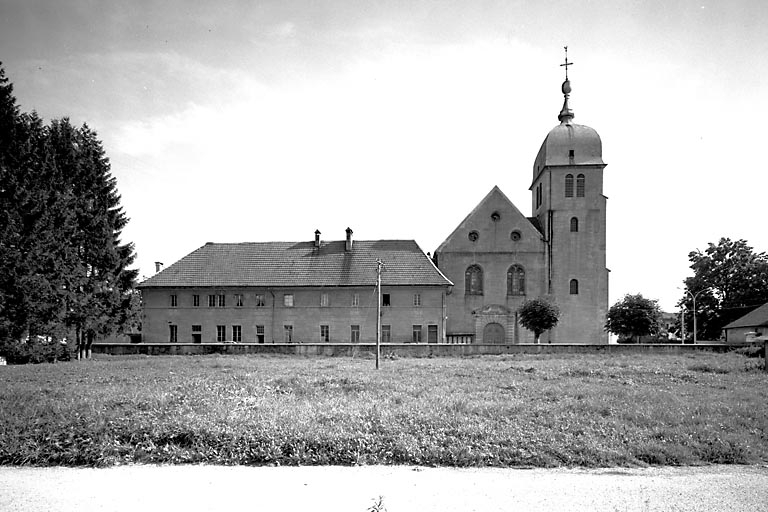 Façade antérieure. © Yves Sancey / Région Bourgogne-Franche-Comté, Inventaire du patrimoine - 1975