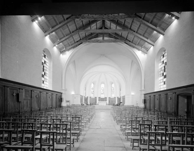 Intérieur : vue depuis l'entrée. © Yves Sancey / Région Bourgogne-Franche-Comté, Inventaire du patrimoine - 1975