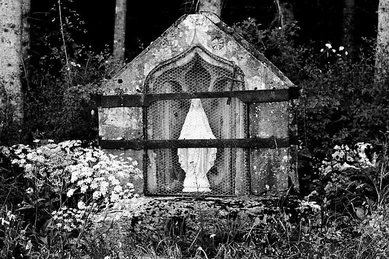 Vue de face. © Gilbert Poinsot / Région Bourgogne-Franche-Comté, Inventaire du patrimoine - 1975