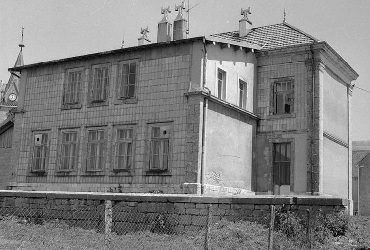Façade postérieure. © Gilbert Poinsot / Région Bourgogne-Franche-Comté, Inventaire du patrimoine - 1975