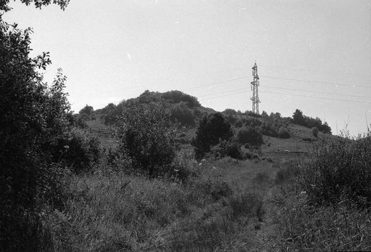 Vue rapprochée du site. © Gilbert Poinsot / Région Bourgogne-Franche-Comté, Inventaire du patrimoine - 1975