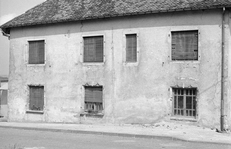 Façade sur rue. © Gilbert Poinsot / Région Bourgogne-Franche-Comté, Inventaire du patrimoine - 1975