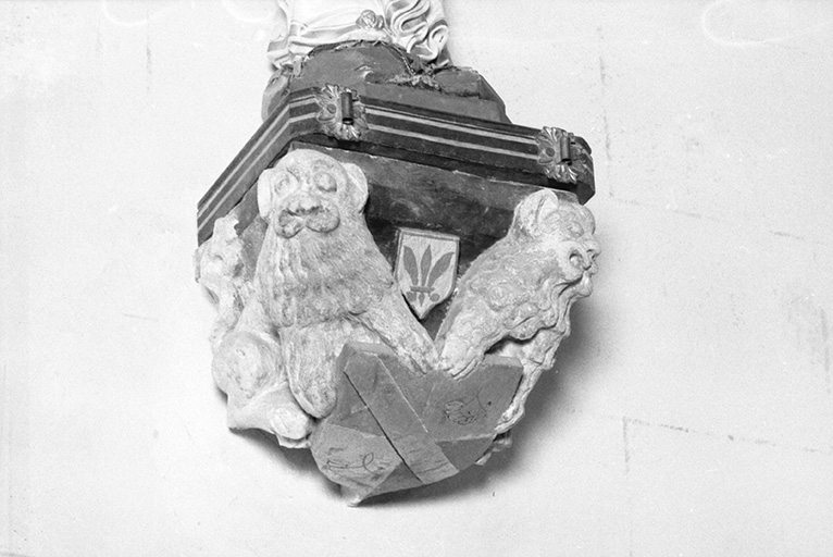 Console, 2ème travée, mur droit. © Yves Sancey / Région Bourgogne-Franche-Comté, Inventaire du patrimoine - 1975