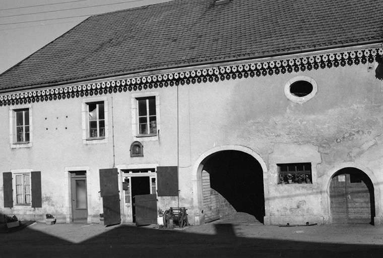 Ferme de 1865, située 12 Grande Rue : façade antérieure. © Gilbert Poinsot / Région Bourgogne-Franche-Comté, Inventaire du patrimoine - 1975