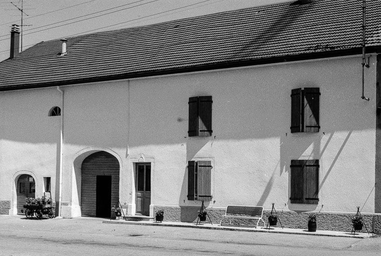 Ferme datée de 1875, située 25 Grande Rue : façade antérieure. © Gilbert Poinsot / Région Bourgogne-Franche-Comté, Inventaire du patrimoine - 1975