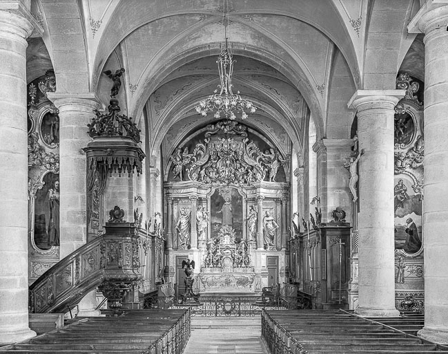 Vue depuis l'entrée. © Yves Sancey / Région Bourgogne-Franche-Comté, Inventaire du patrimoine - 1975