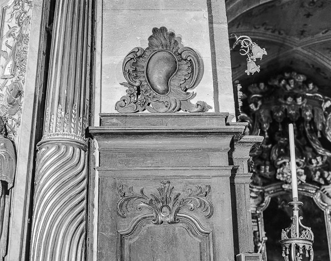 Détail de la partie supérieure des boiseries. © Yves Sancey / Région Bourgogne-Franche-Comté, Inventaire du patrimoine - 1975