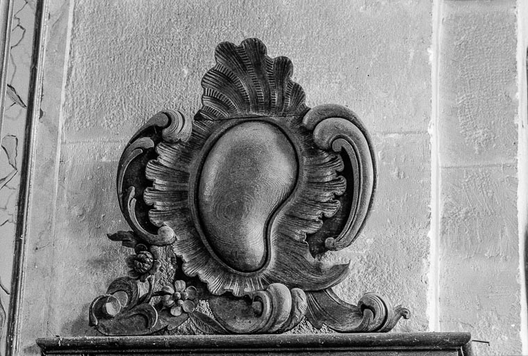 Cartouche des boiseries de la nef. © Yves Sancey / Région Bourgogne-Franche-Comté, Inventaire du patrimoine - 1975