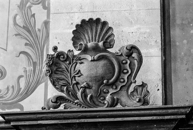 Cartouche des boiseries de la nef. © Yves Sancey / Région Bourgogne-Franche-Comté, Inventaire du patrimoine - 1975