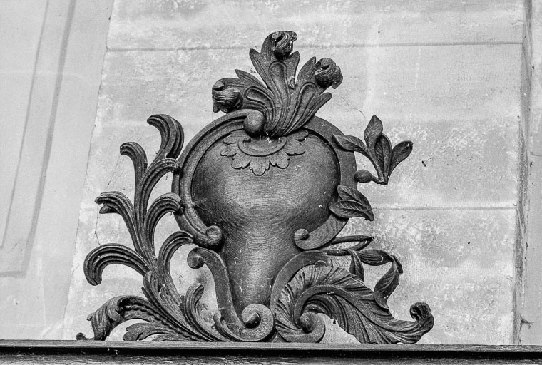 Cartouche des boiseries de la nef. © Yves Sancey / Région Bourgogne-Franche-Comté, Inventaire du patrimoine - 1975