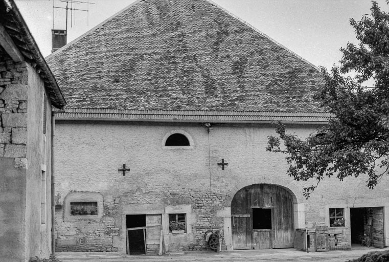 Ferme cadastrée 1939 F 246 : parties agricoles. © Gilbert Poinsot / Région Bourgogne-Franche-Comté, Inventaire du patrimoine - 1975