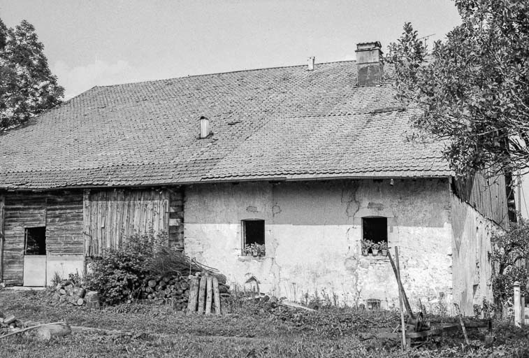 Ferme : façade postérieure. © Gilbert Poinsot / Région Bourgogne-Franche-Comté, Inventaire du patrimoine - 1975
