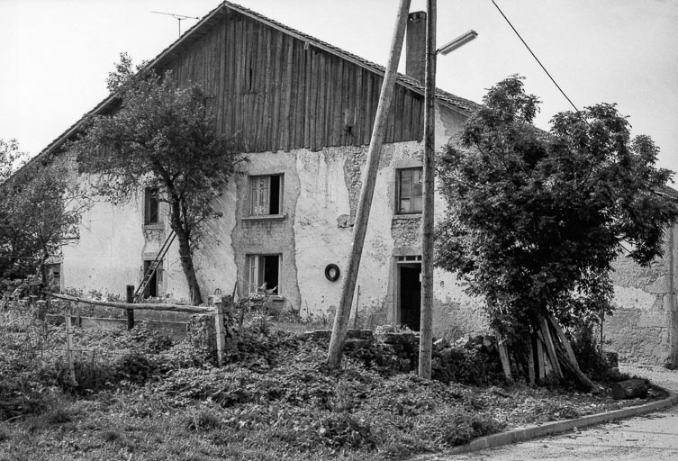 Ferme : façade antérieure. © Gilbert Poinsot / Région Bourgogne-Franche-Comté, Inventaire du patrimoine - 1975