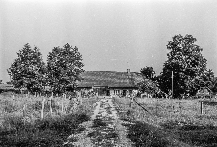 Ferme cadastrée 1956 A1 151 : vue générale. © Guy Forestier / Région Bourgogne-Franche-Comté, Inventaire du patrimoine - 1975