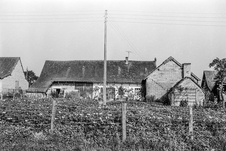 Ferme cadastrée 1956 A1 169 : façade antérieure. © Guy Forestier / Région Bourgogne-Franche-Comté, Inventaire du patrimoine - 1975