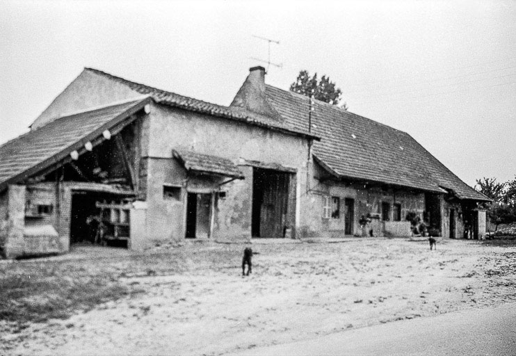 Ferme cadastrée 1969 AM 8  : façade antérieure. © Guy Forestier / Région Bourgogne-Franche-Comté, Inventaire du patrimoine - 1975