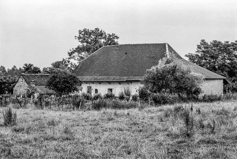 Ferme cadastrée 1969 AB 106-107  : façade antérieure © Guy Forestier / Région Bourgogne-Franche-Comté, Inventaire du patrimoine - 1975