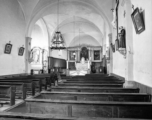 Nef et choeur vus de l'entrée. © Yves Sancey / Région Bourgogne-Franche-Comté, Inventaire du patrimoine - 1975
