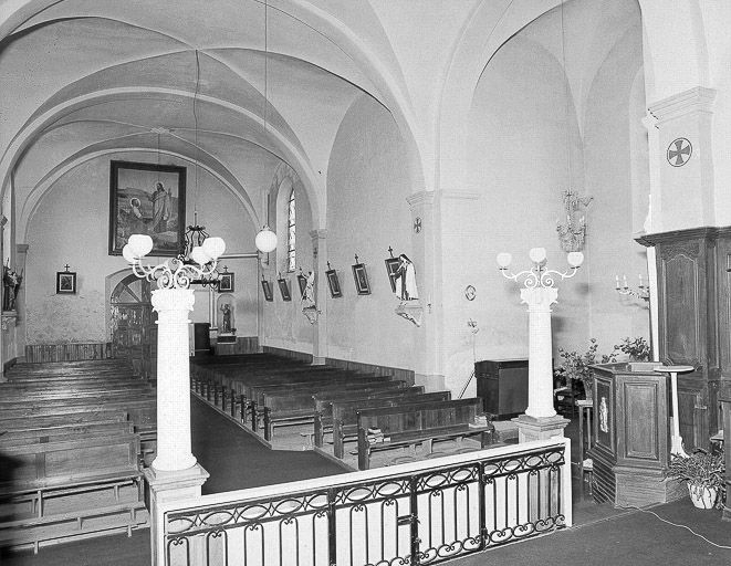 Nef, élévation gauche vue du choeur. © Yves Sancey / Région Bourgogne-Franche-Comté, Inventaire du patrimoine - 1975