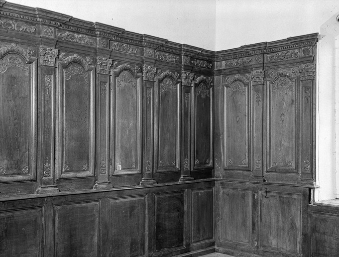 Lambris du mur est de la sacristie. © Yves Sancey / Région Bourgogne-Franche-Comté, Inventaire du patrimoine - 1975