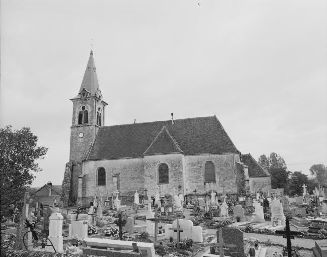 Façade latérale droite. © Yves Sancey / Région Bourgogne-Franche-Comté, Inventaire du patrimoine - 1975