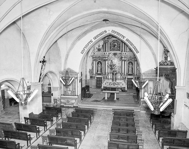 Nef, élévation gauche et choeur vus de la tribune. © Yves Sancey / Région Bourgogne-Franche-Comté, Inventaire du patrimoine - 1975