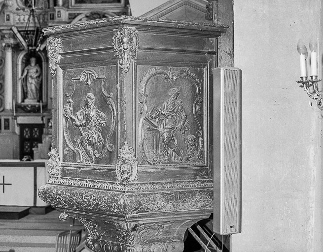 Quatrième et cinquième panneaux de la cuve : saint Jean et saint Marc. © Yves Sancey / Région Bourgogne-Franche-Comté, Inventaire du patrimoine - 1975