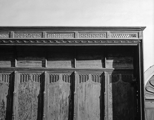 Stalles nord : dorsal et dais, partie droite. © Yves Sancey / Région Bourgogne-Franche-Comté, Inventaire du patrimoine - 1975