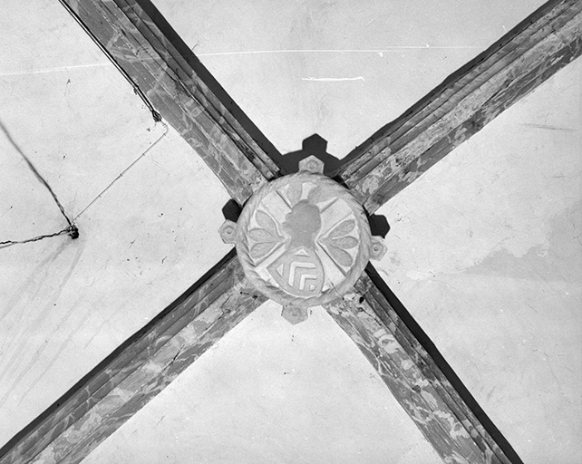 Troisième chapelle sud : clef de voûte. © Yves Sancey / Région Bourgogne-Franche-Comté, Inventaire du patrimoine - 1975