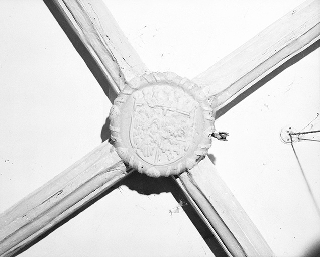 Sacristie nord : clef de voûte. © Yves Sancey / Région Bourgogne-Franche-Comté, Inventaire du patrimoine - 1975