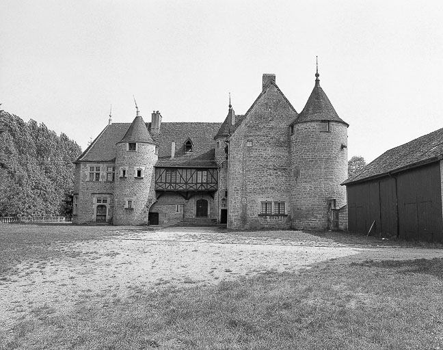 Façade ouest © Yves Sancey / Région Bourgogne-Franche-Comté, Inventaire du patrimoine - 1975