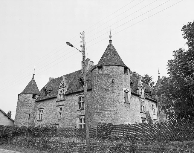 Façade sud et est © Yves Sancey / Région Bourgogne-Franche-Comté, Inventaire du patrimoine - 1975