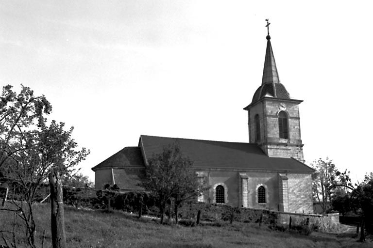 Façade latérale gauche. © Yves Sancey / Région Bourgogne-Franche-Comté, Inventaire du patrimoine - 1975