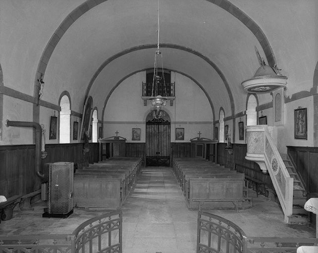Intérieur : nef vue du choeur. © Yves Sancey / Région Bourgogne-Franche-Comté, Inventaire du patrimoine - 1975