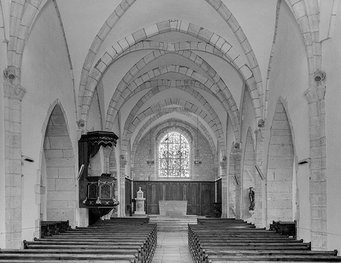 La nef et le choeur. © Yves Sancey / Région Bourgogne-Franche-Comté, Inventaire du patrimoine - 1975