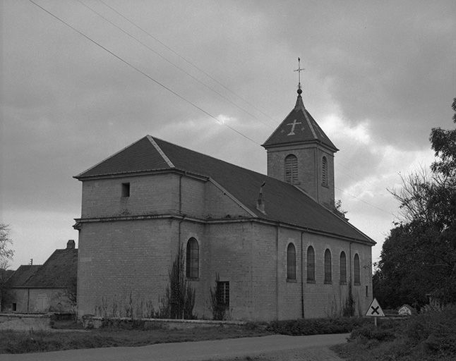 Face postérieure et face latérale gauche. © Yves Sancey / Région Bourgogne-Franche-Comté, Inventaire du patrimoine - 1975