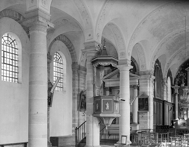 Collatéral gauche, nef et choeur, chaire à prêcher. © Yves Sancey / Région Bourgogne-Franche-Comté, Inventaire du patrimoine - 1975
