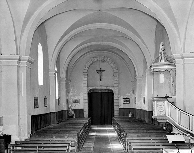 La nef vue du choeur. © Yves Sancey / Région Bourgogne-Franche-Comté, Inventaire du patrimoine - 1975