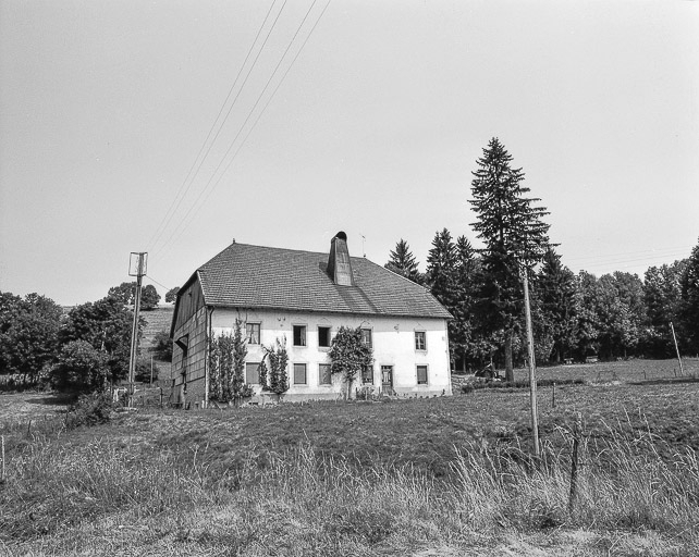 Ferme située au lieu-dit Colombière, cadastrée AB 68 : façade antérieure. © Dominique Humbert / Région Bourgogne-Franche-Comté, Inventaire du patrimoine - 1976