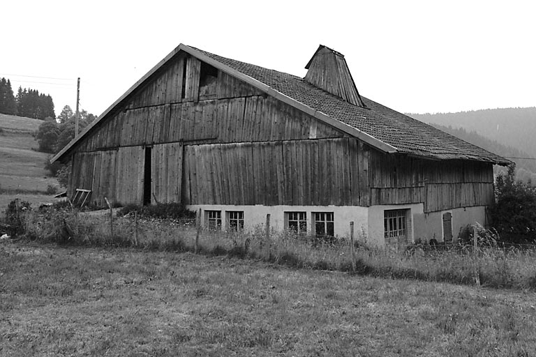 Façade postérieure. © Dominique Humbert / Région Bourgogne-Franche-Comté, Inventaire du patrimoine - 1976