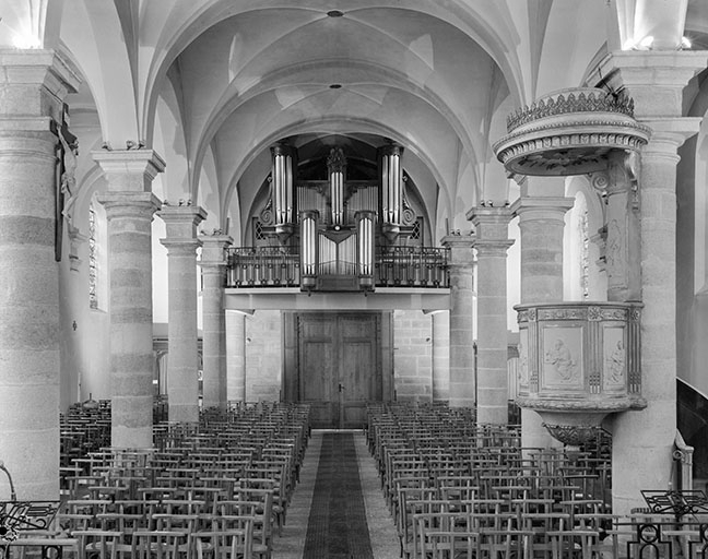 La nef vue depuis le choeur. © Yves Sancey / Région Bourgogne-Franche-Comté, Inventaire du patrimoine - 1976