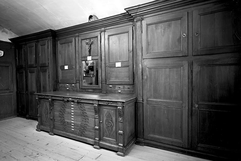 Vue de trois quarts droit. © Dominique Humbert / Région Bourgogne-Franche-Comté, Inventaire du patrimoine - 1976