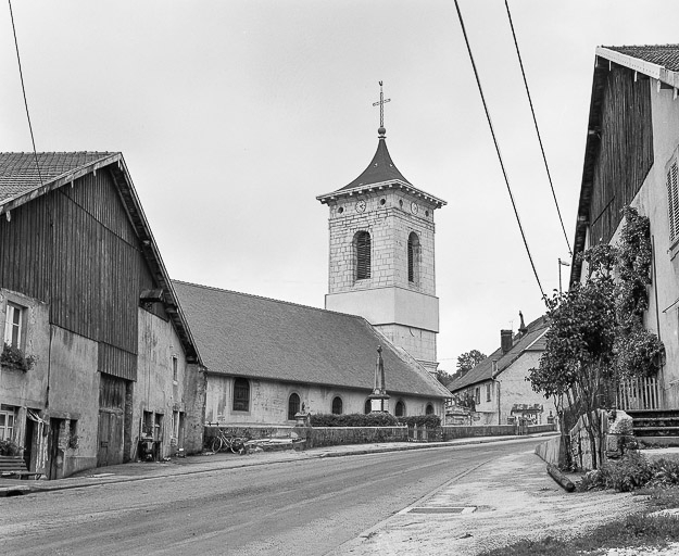 Extérieur : face latérale nord. © Dominique Humbert / Région Bourgogne-Franche-Comté, Inventaire du patrimoine - 1976