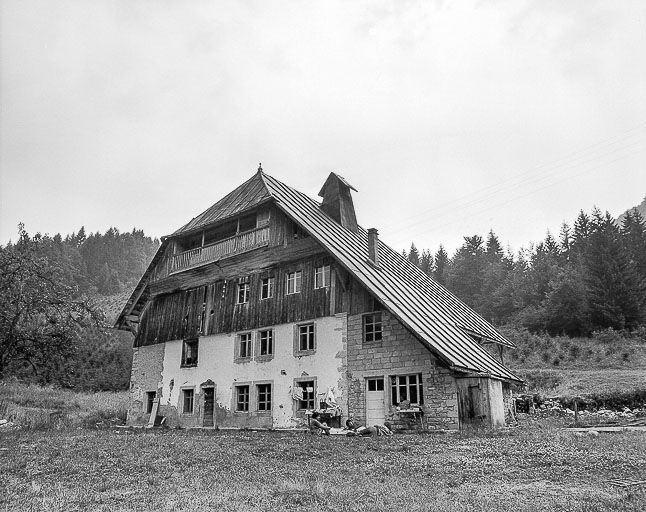 Façade antérieure. © Dominique Humbert / Région Bourgogne-Franche-Comté, Inventaire du patrimoine - 1976